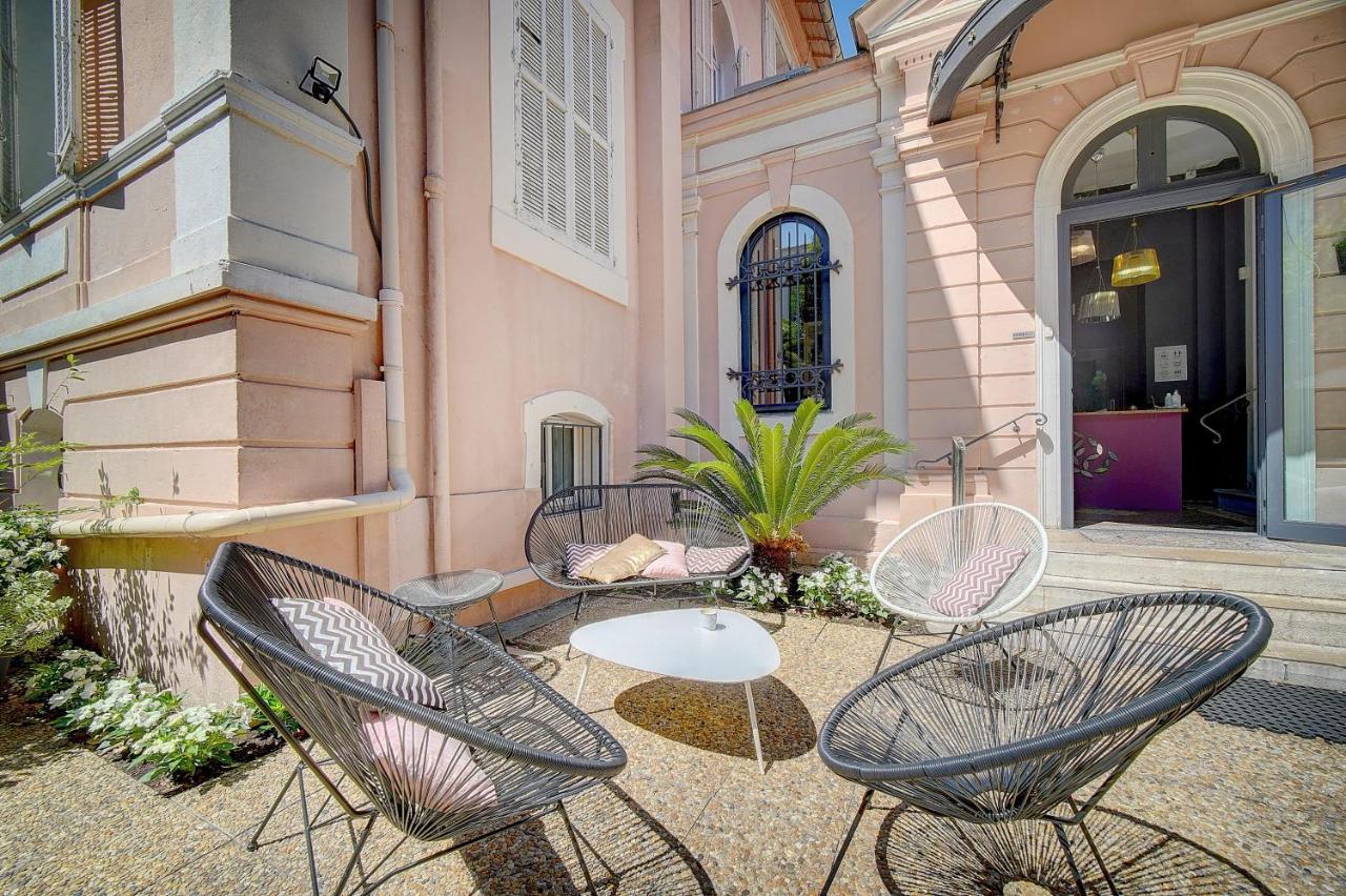 Villa Claudia Hotel Cannes Centre - Parking Exteriör bild